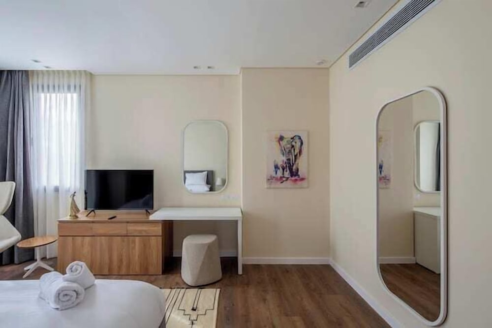 Rivera 2bedroom with Garden Eastown near EDNC Mall