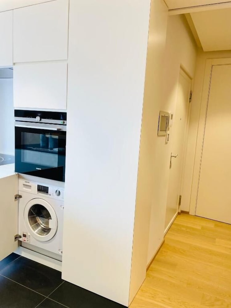1 bedroom in the Heart of City Center view 2