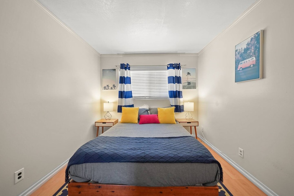 5 BR Jacuzzi 12 Mins to Disney Knotts