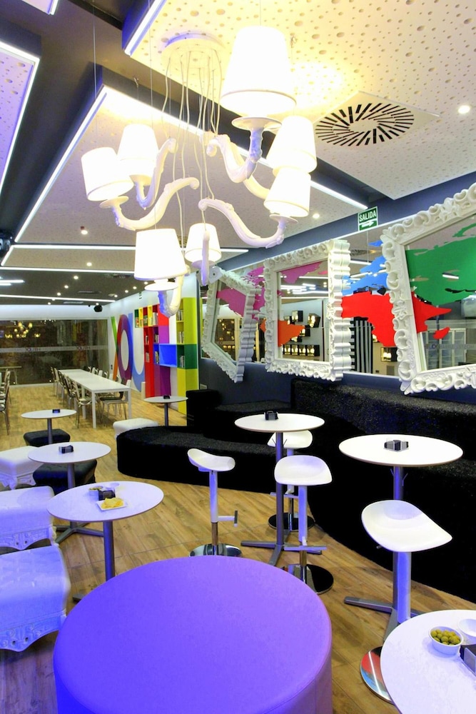 Urban Youth Hostel