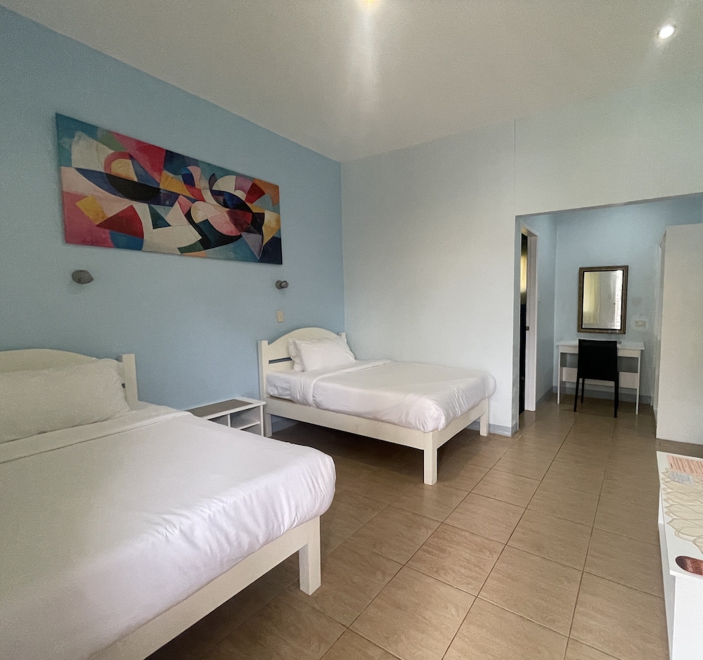 Reef Waters Resort