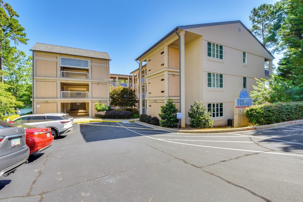 Clemson Game Retreat: Lakefront Keowee Key Condo