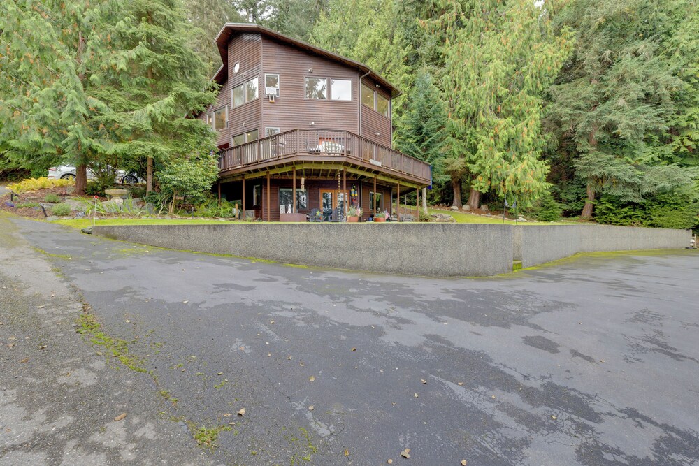 1 Mi to Deception Pass State Park: Apt w/ Patio view 5