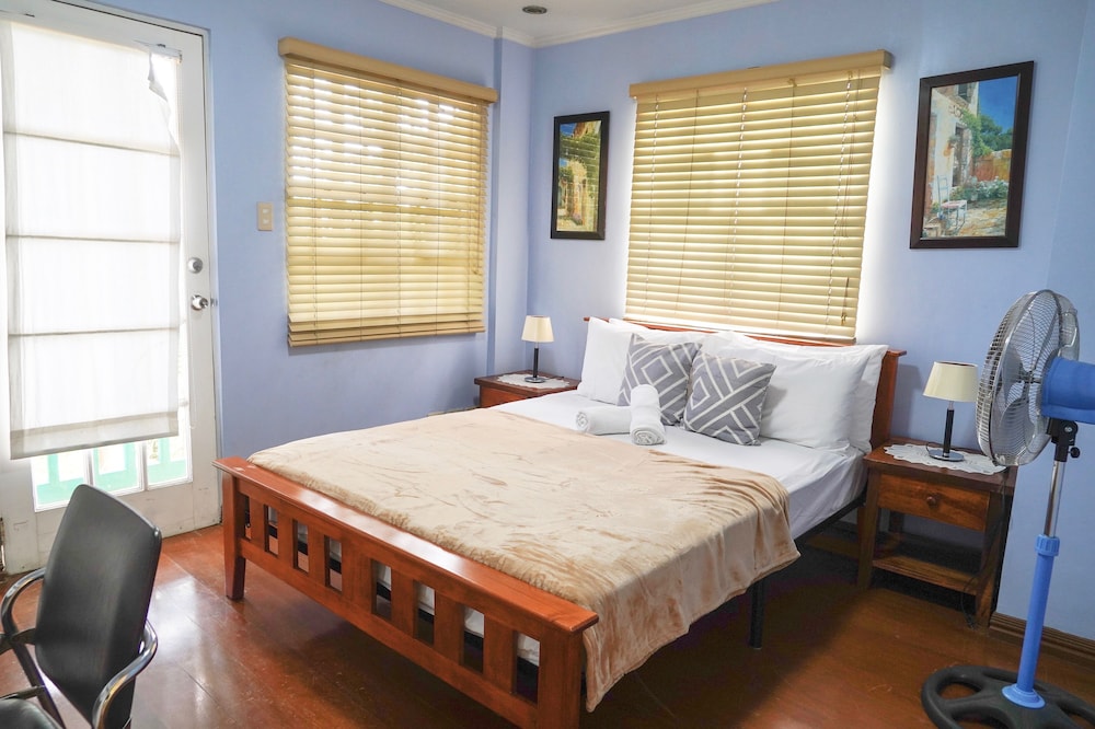 Charming Tagaytay Vacation Home