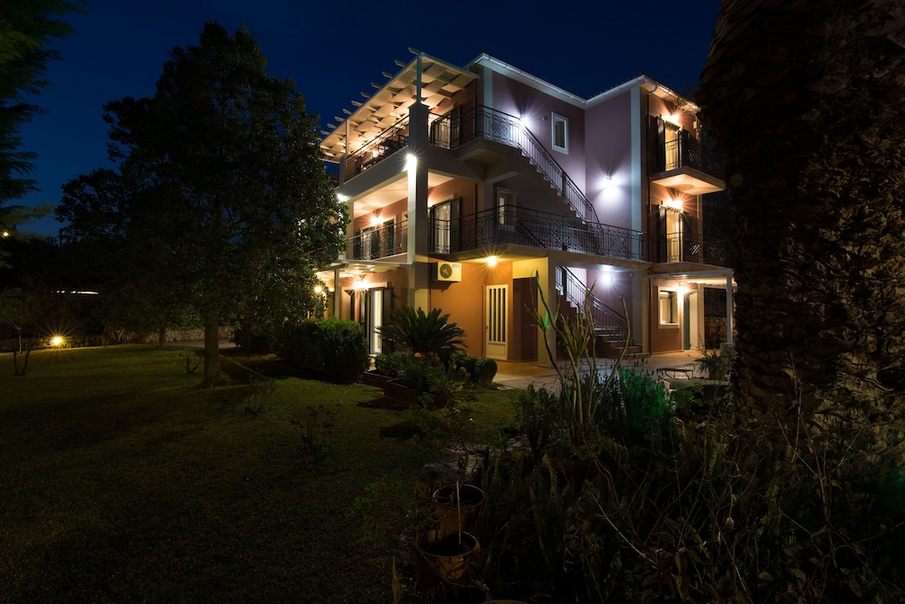 Dina Apartments
