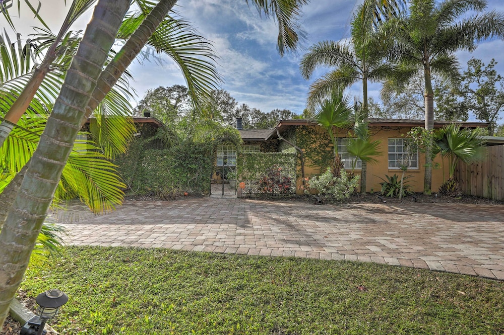 Sarasota Getaway w/ Private Pool & Backyard Oasis!
