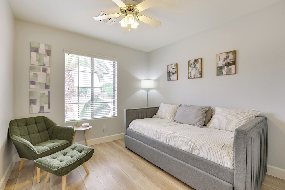 Spacious & Fenced Yard: Relaxing Home in Surprise