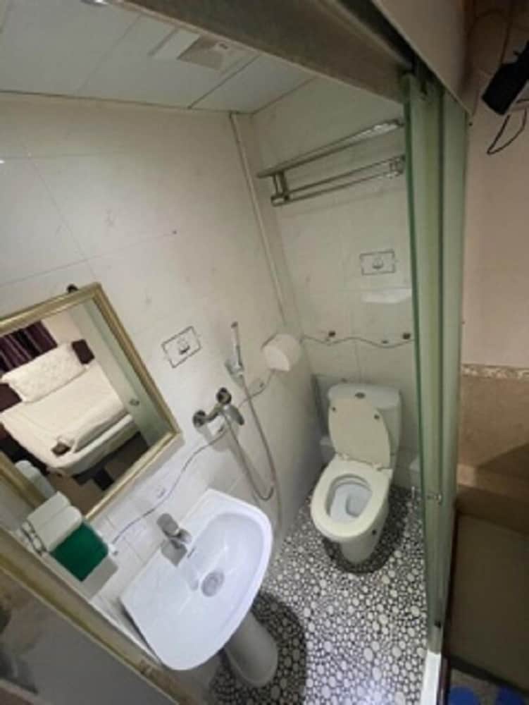 Everest Hostel