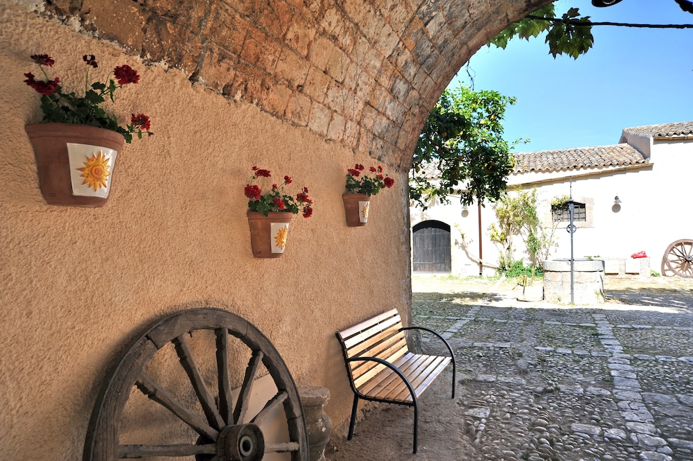 Baglio Siciliamo Country House Adult Only