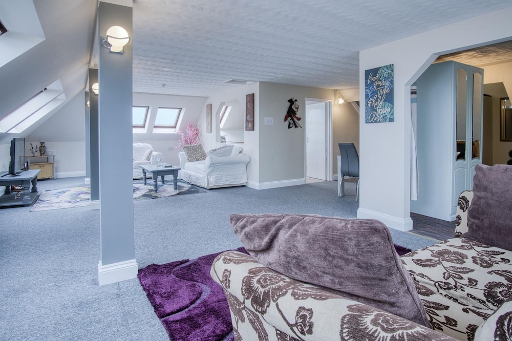 The Penthouse - 1 Bedroom Penthouse - Milford Haven