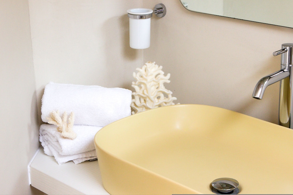 Marina Homes Suite in Syracuse