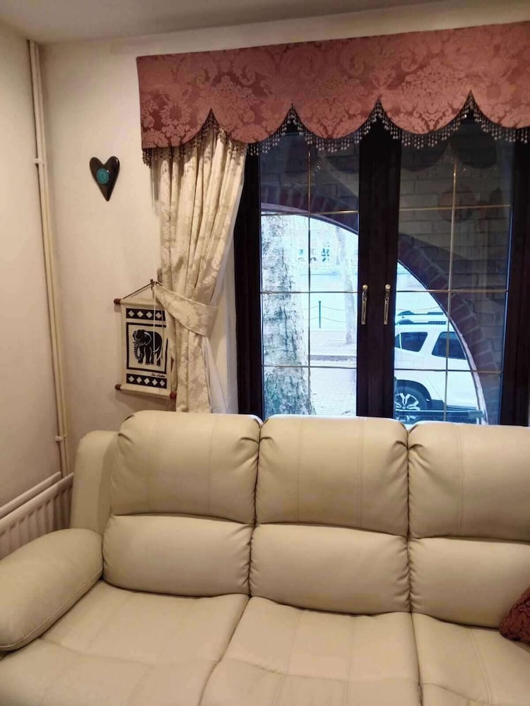 London - Waterfront House - Stay8 - Parking - Yard