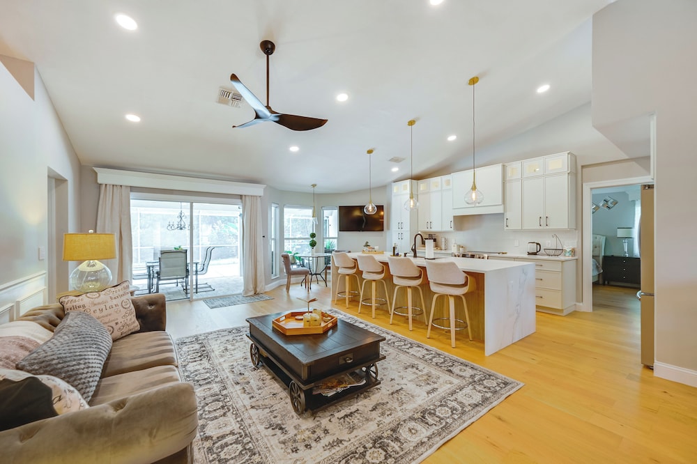 Resort Community Escape: Naples Home 5 Mi to Beach