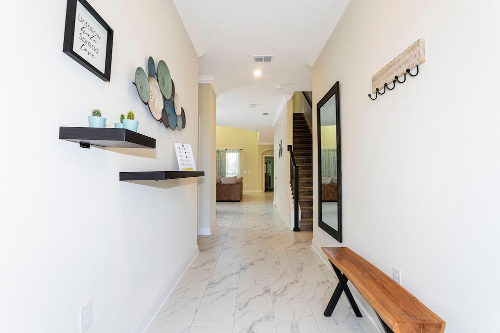 664 WS 5BR Single-family Luxury Private Pool view 3