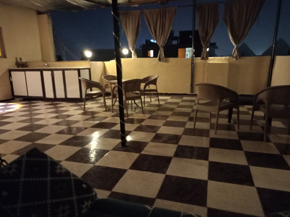 Giza Vacations - Pyramids Terrace Hostel Budget Stay - Property Image 7