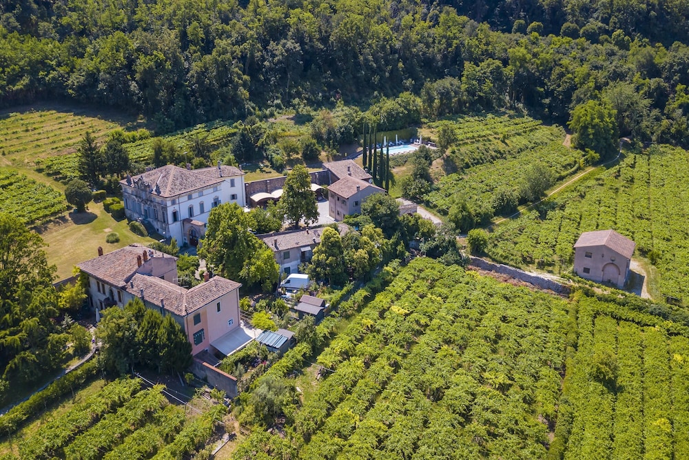 Villa Faccioli Limone With Shared Pool view 4