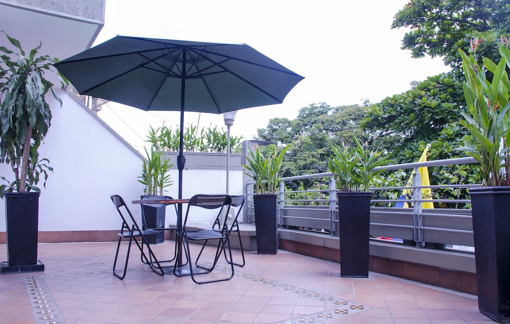 Santa Monica Alta Hotel Boutique - Hostel