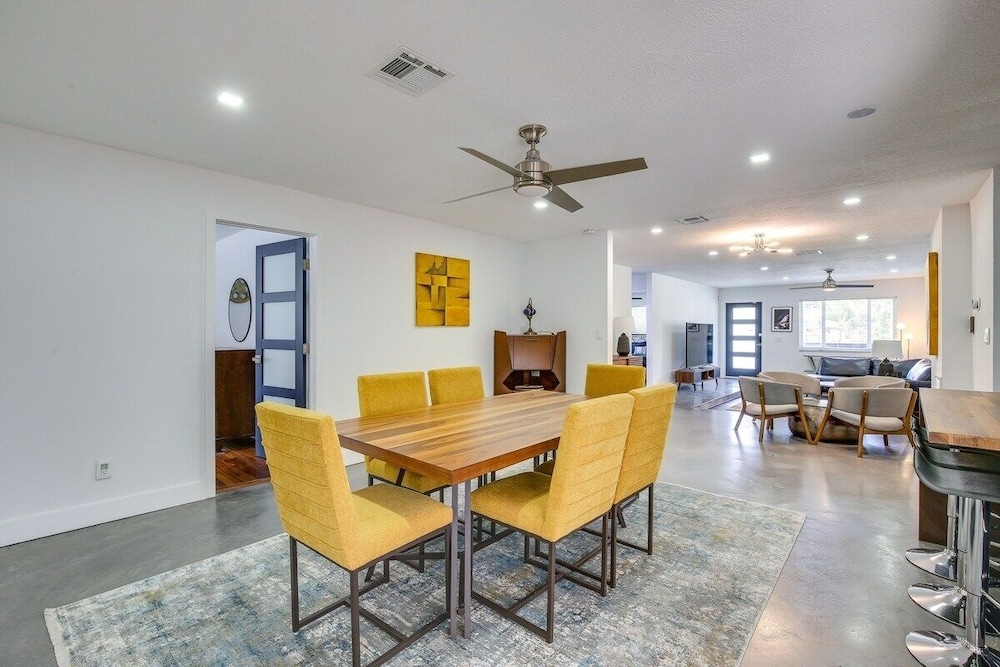 Oakland Park Oasis Heated Pool & Private Patio