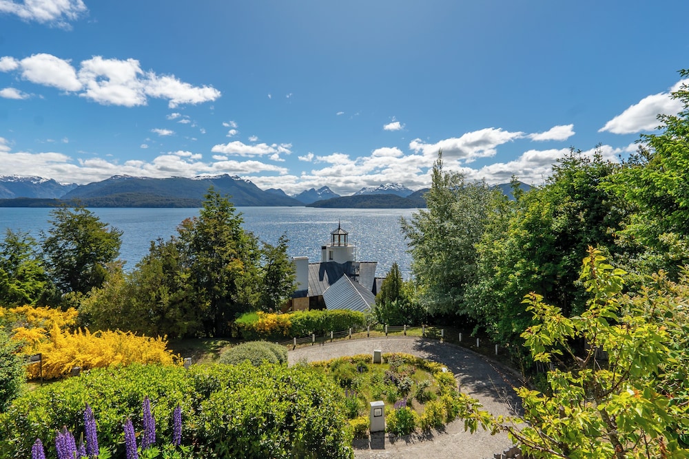 Rent Up -Casa junto al lago Nahuel Huapi