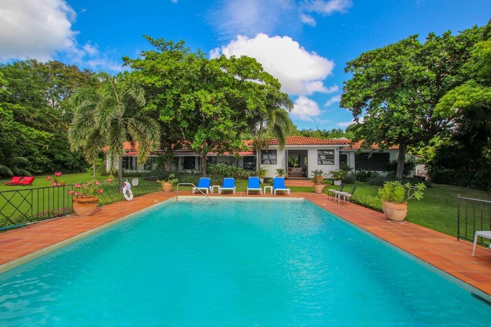 Secluded Beachfront Villa with Large Pool and Gardens - Fryers Well Bay by BSL Rentals