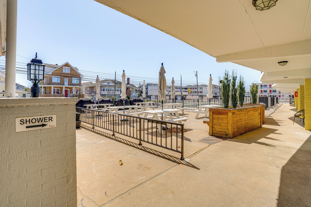 Seventeen Hostel