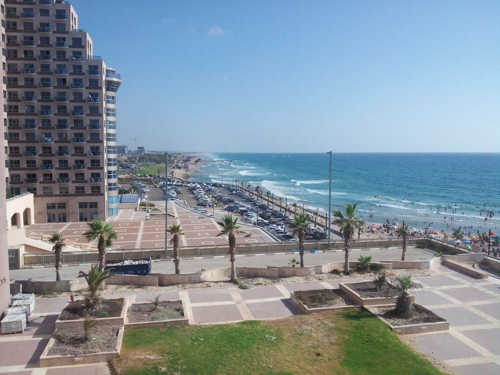 Hof Hacarmel Apartments