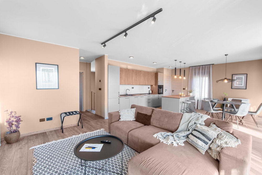 Apartment in Pula With Sea View and Bubble Bath