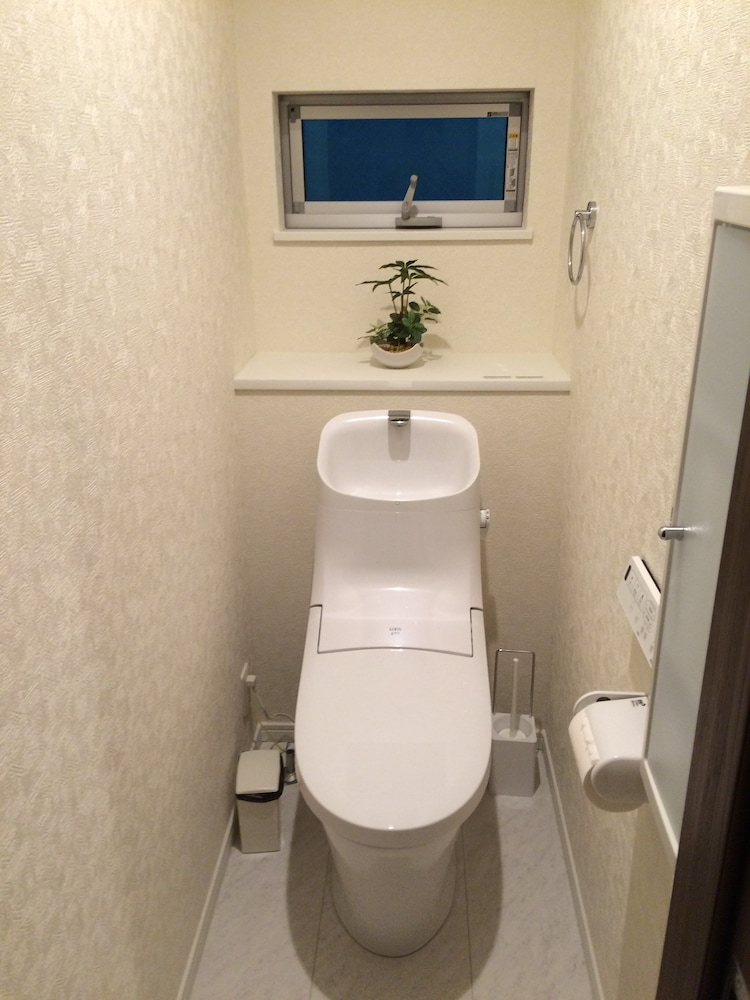 Kasai Guest House, 4min to Kasai Sta, Direct buses to Airport & Disney