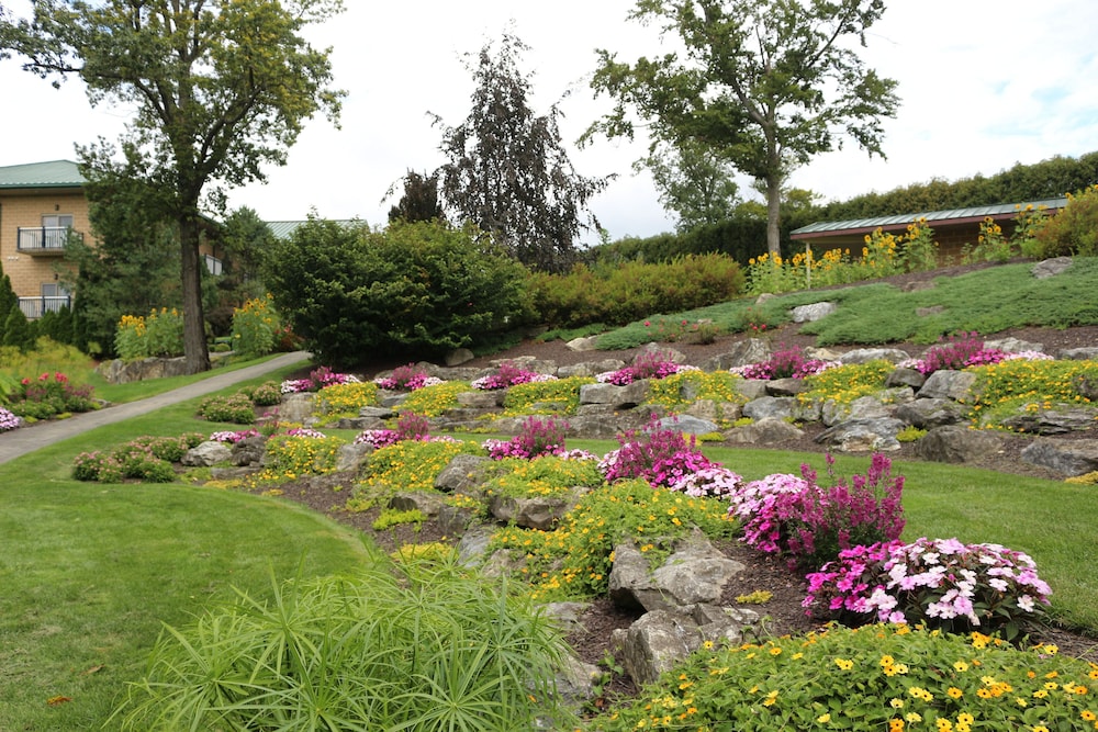 The Lodge at Woodstone Country Club