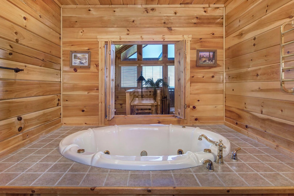 A Smoky Mountain Hide-a-way