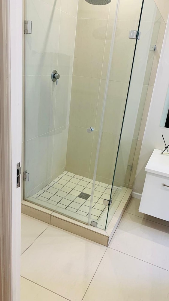Lovely 3 bed With Splash Pool in Seapoint - 2245