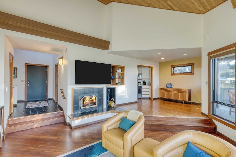Half Block to Beach w/ Oceanview, Patio + Balcony The Shore Pine by Avantstay