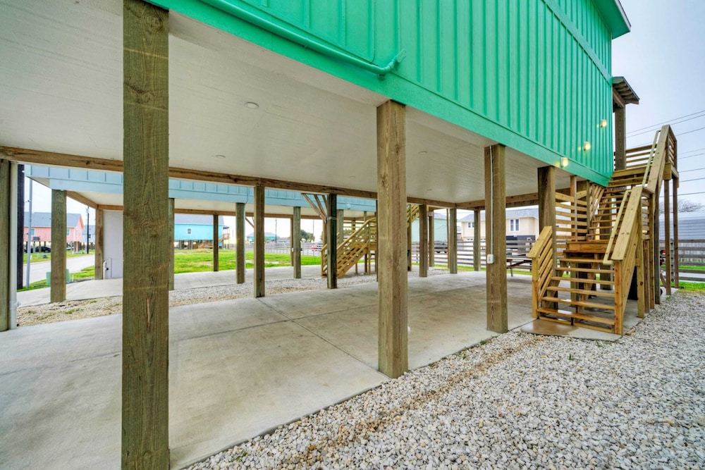 Sleeps 28 2 Homes w/ Boat Dock & Waterfront Pool Laguna Village Haven