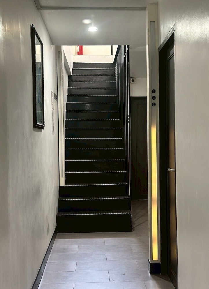 Four Sisters Homestay - Hostel