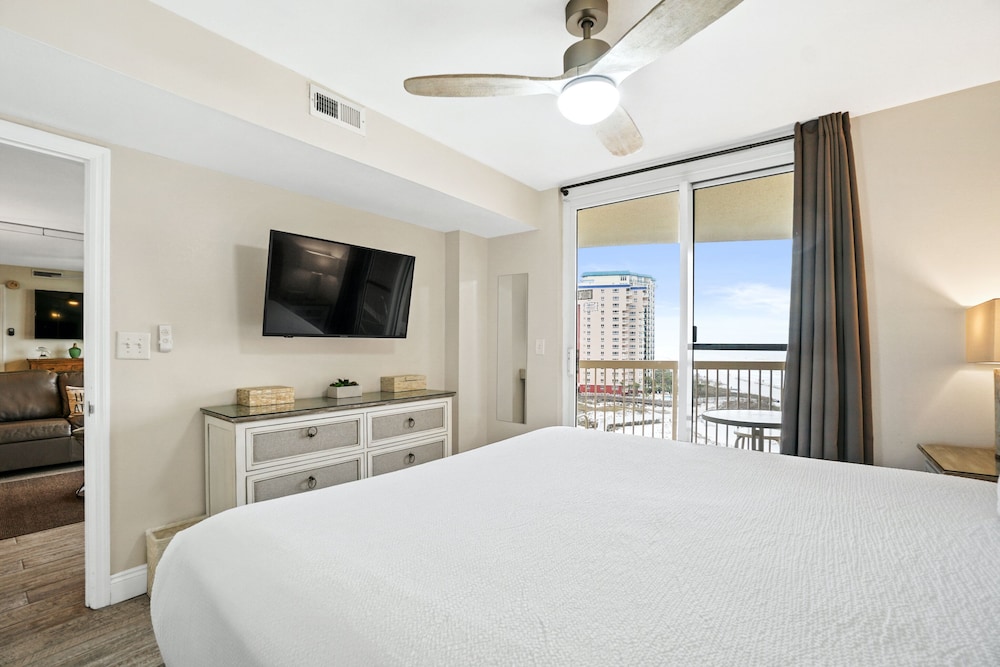 Pelican Beach Resort by Panhandle Getaways