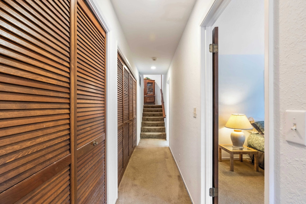 Heavenly Carmel Stay for 10!
