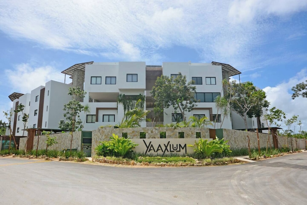 ANANA Yaaxlum 106 S