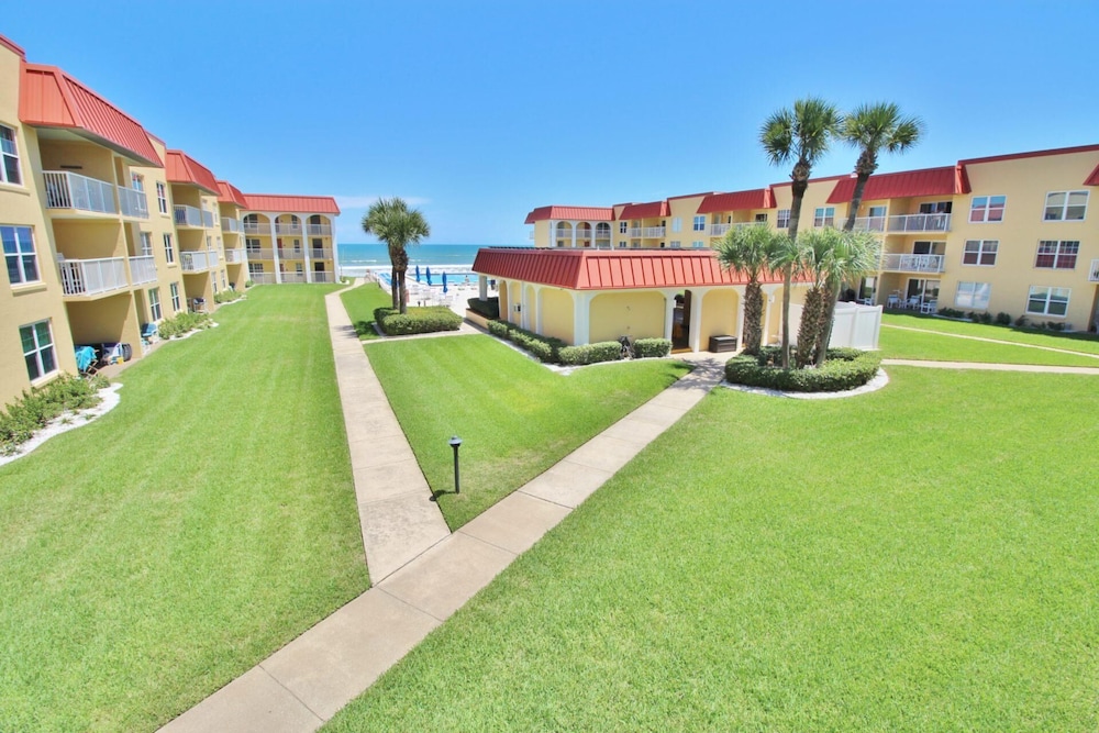 Point East 213