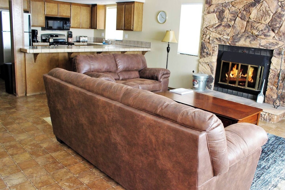 Summit Ski Shack