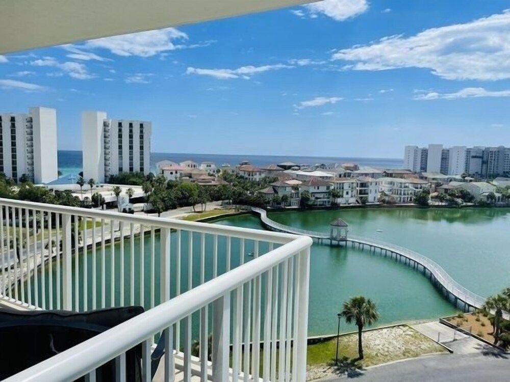 Terrace At Pelican Beach 0707 3 Bedroom Condo