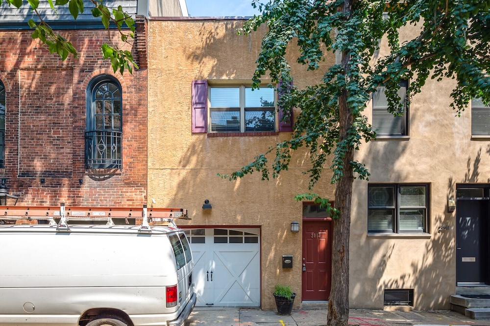 GEM Location+cozy Studio 1bd, Bath&kitchen! view 3
