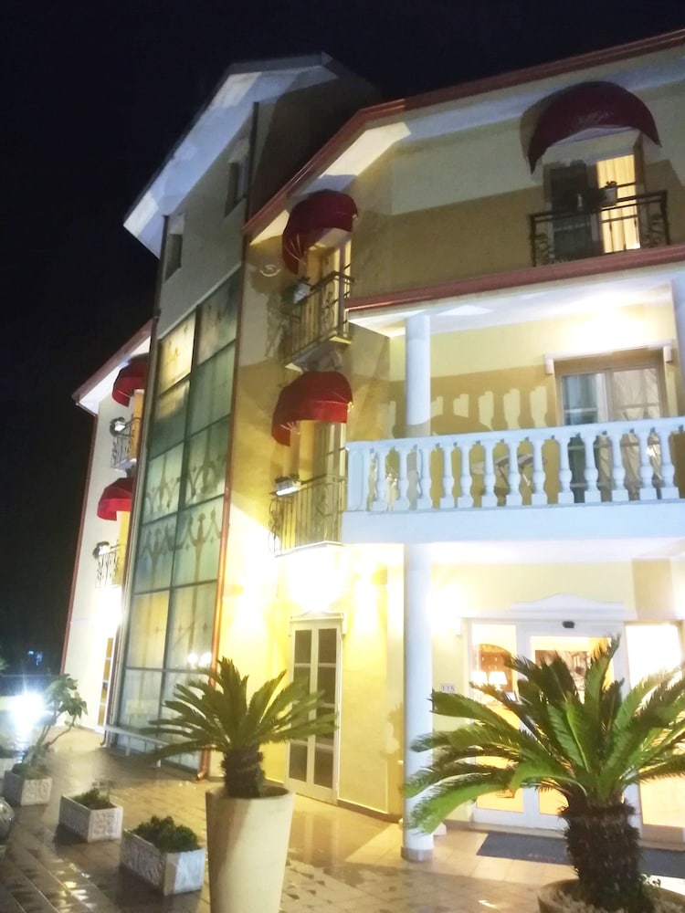 Hotel Palladium - Image 1