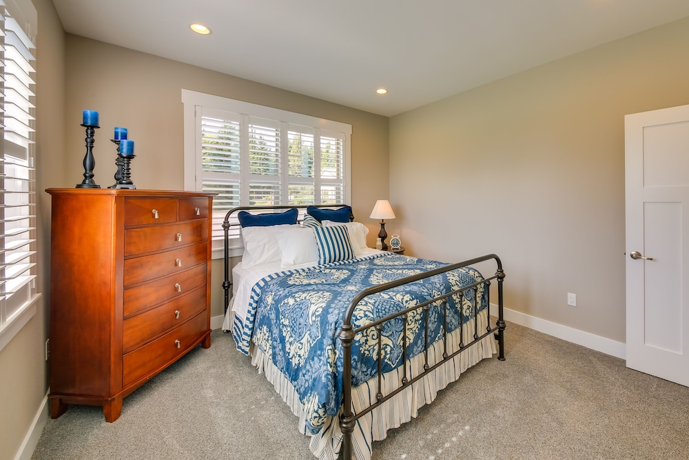 Sandpoint Vacations - Modern Sandpoint Home w/ Lake Pend Oreille View! - Property Image 2