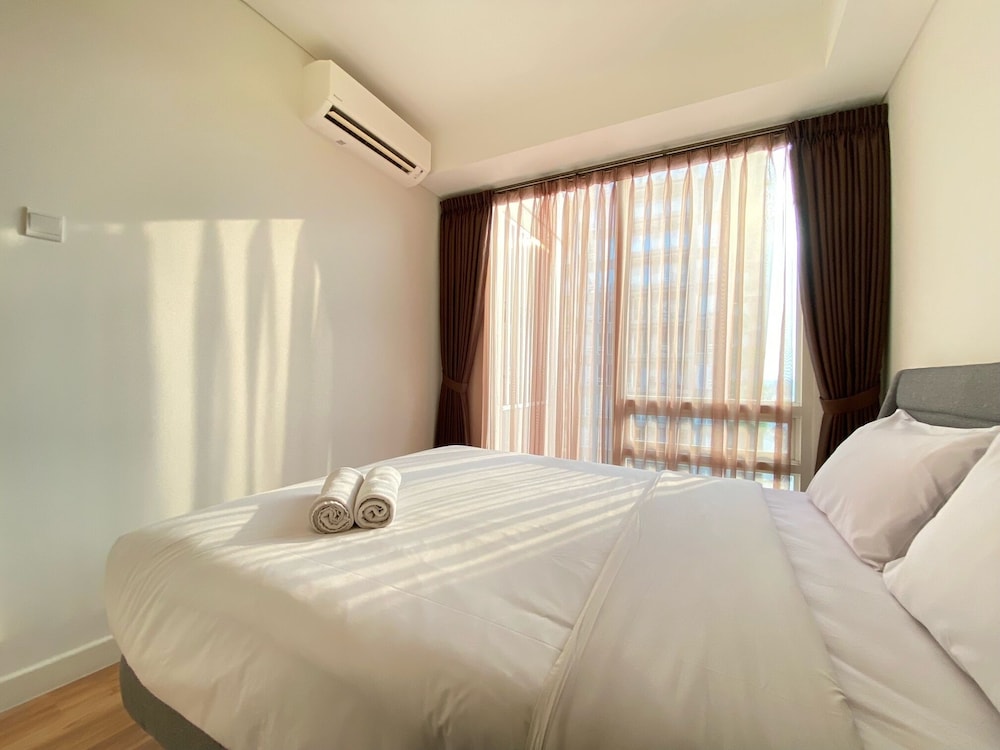 Comfy 1Br Deluxe Apartment At Landmark Residence Bandung