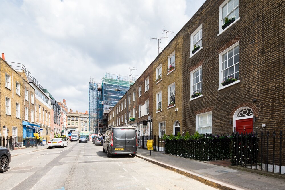 Star Street by Lime Street