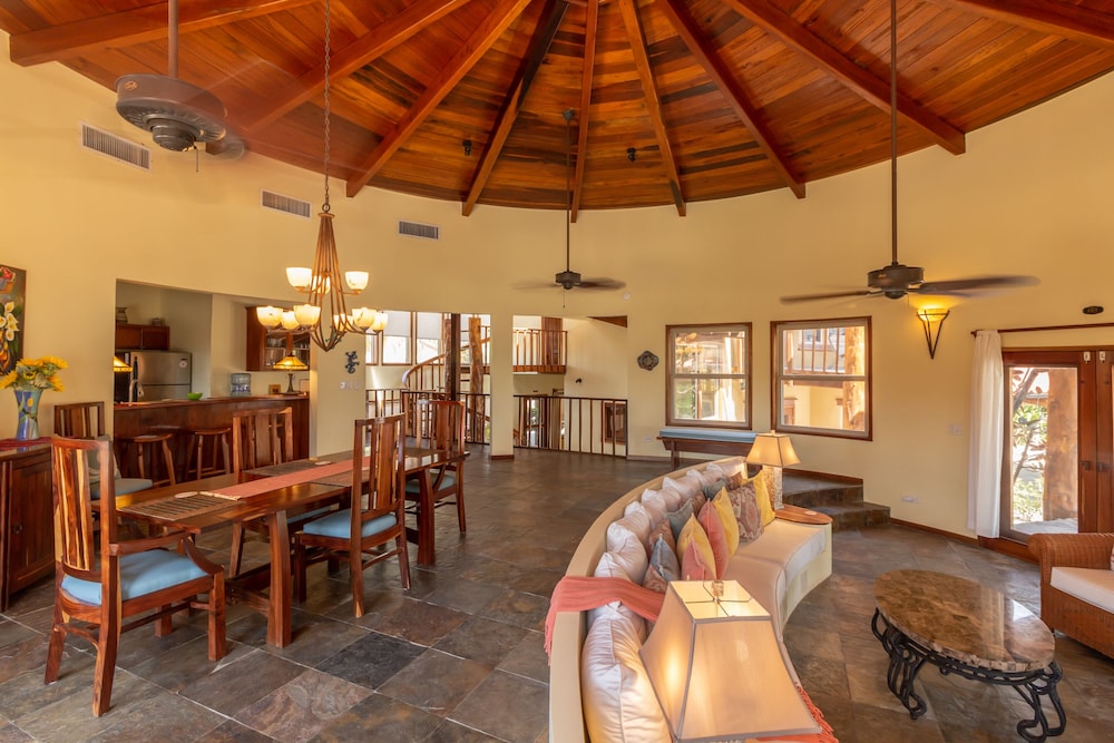 Villa Nautilus Del Mar- Seascape Villas