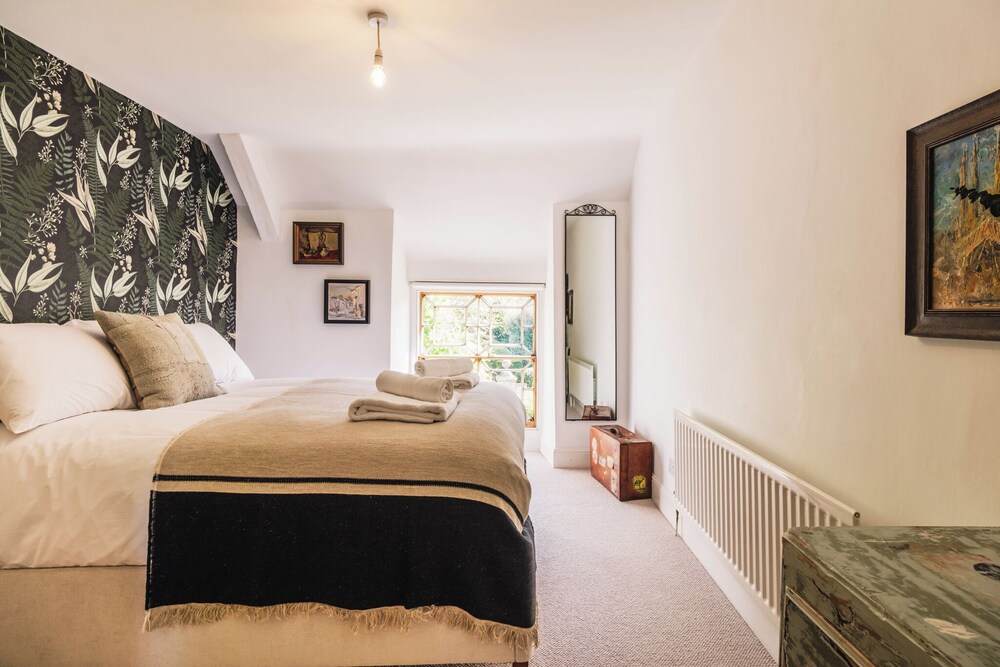 Historic 3 BD Cottage in the Cotswolds