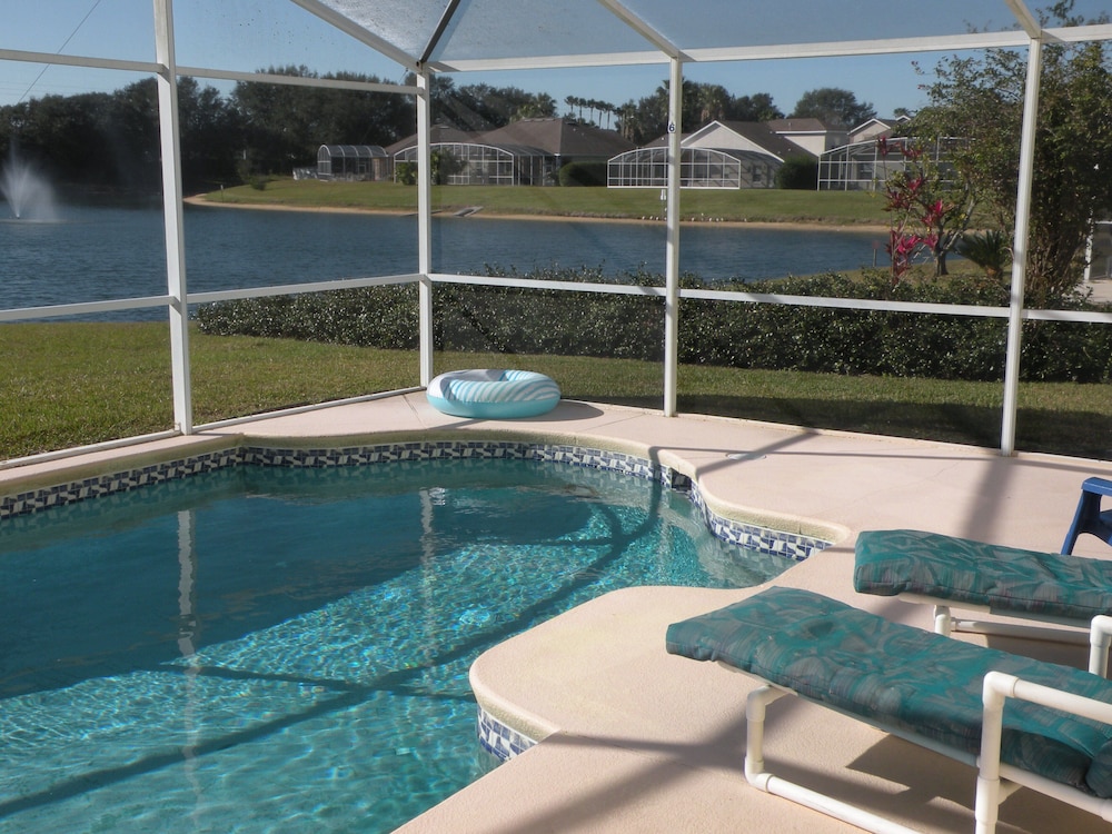 Lake View Villa- 5-bed Sleeps 10- Near Disney - Image 4