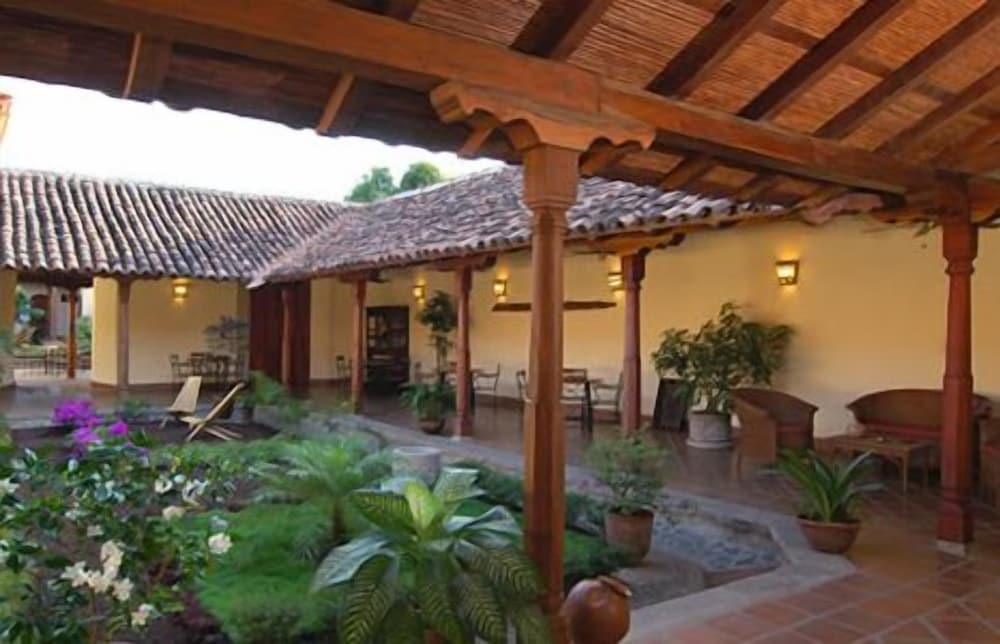 Ljuba - in Center & Close to the Beach - A1 view 3