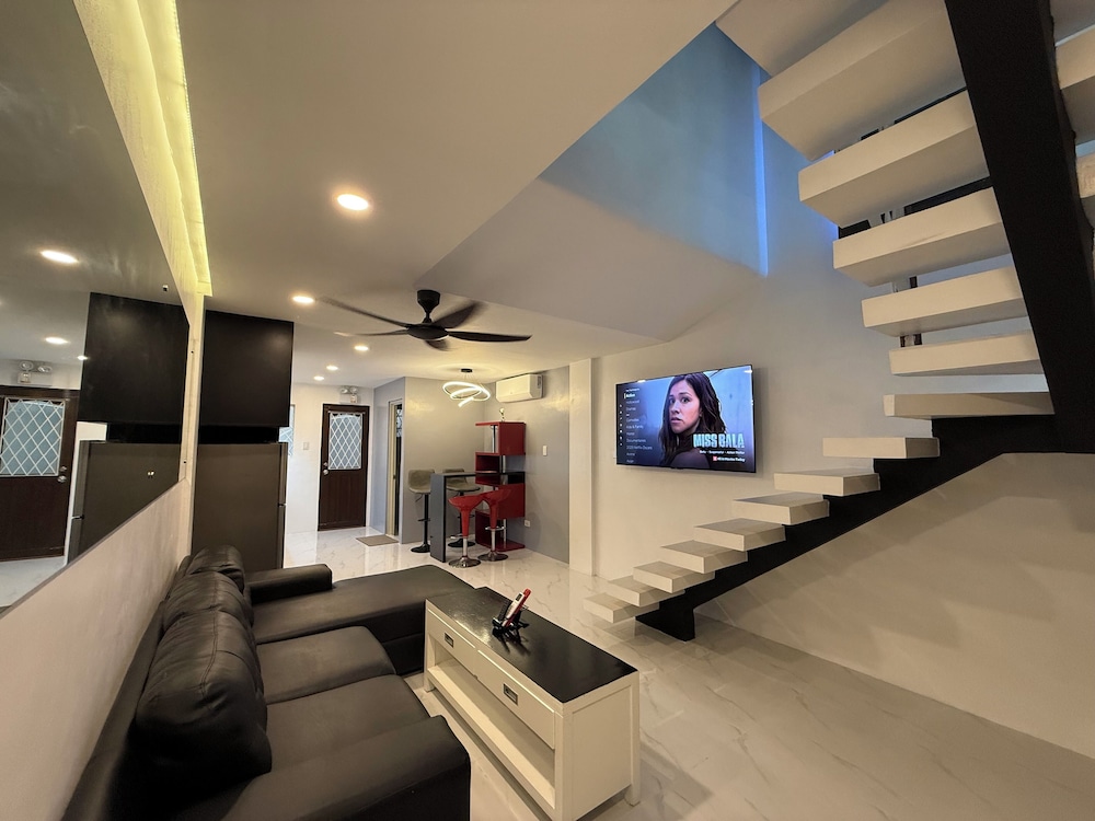 Kandi Suites 2BR with private Jacuzzi
